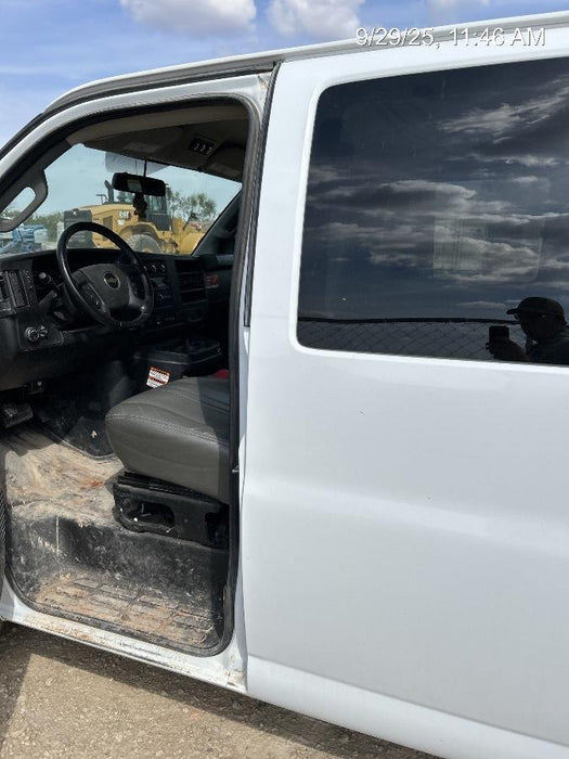 2023 CHEVROLET Express Van - Rental