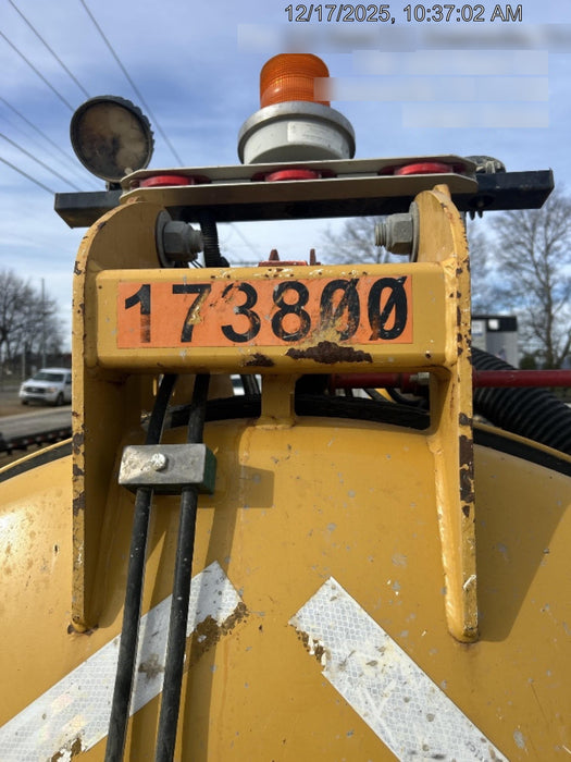 2021 Vac-Tron LP573XDT T4 Koehler Diesel Engine, 500 Gallon Debris Tank, x2 100 Gallon Water Tanks