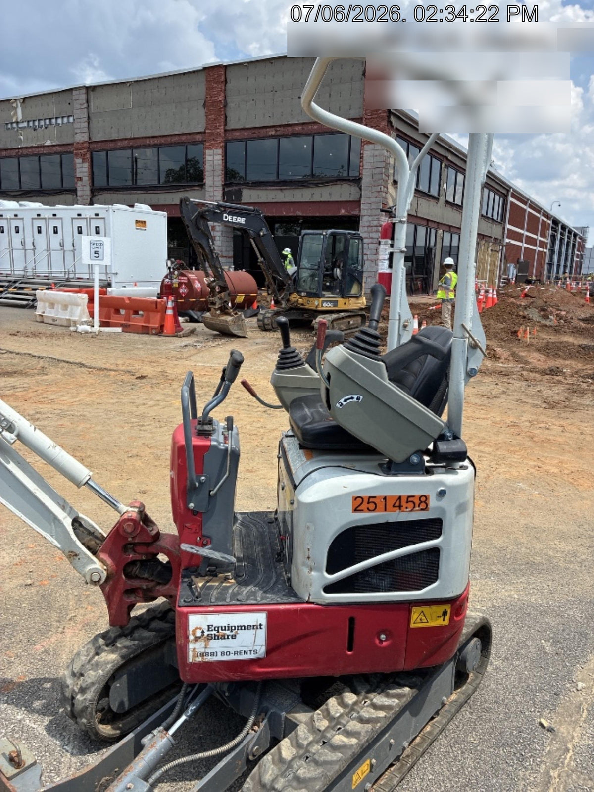 2022 TAKEUCHI TB210R