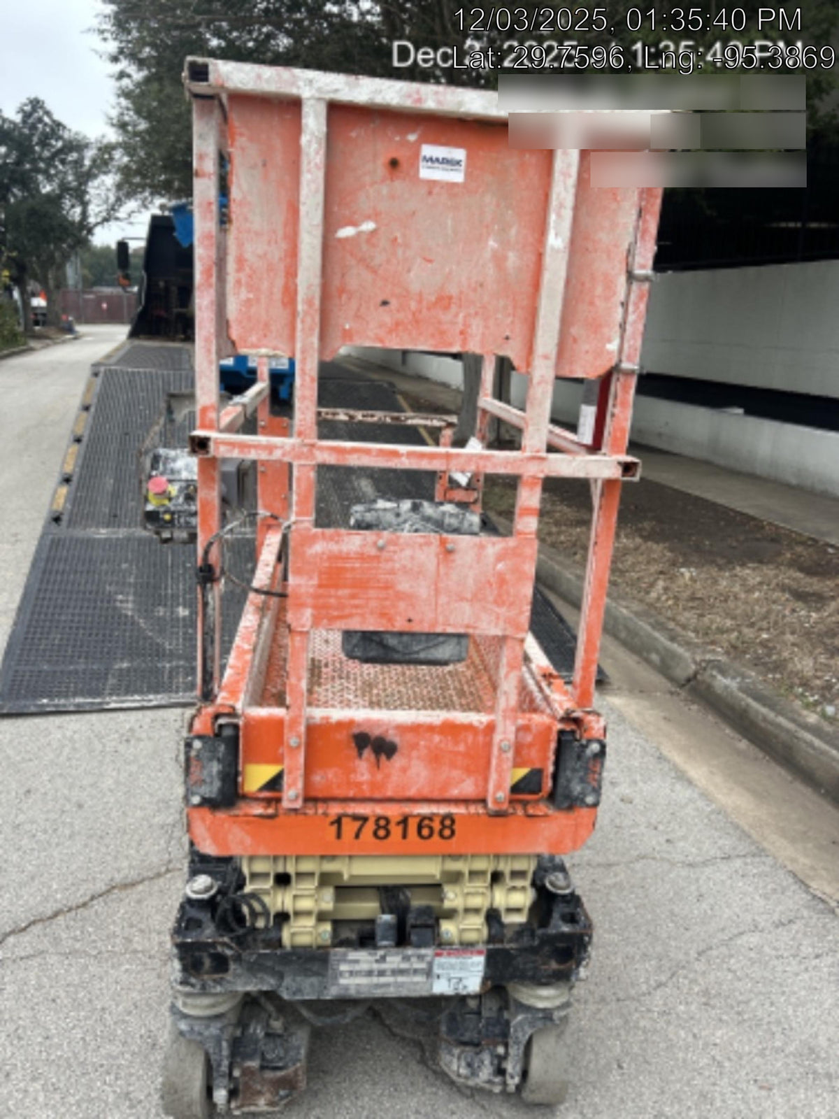 2021 JLG ES1330L