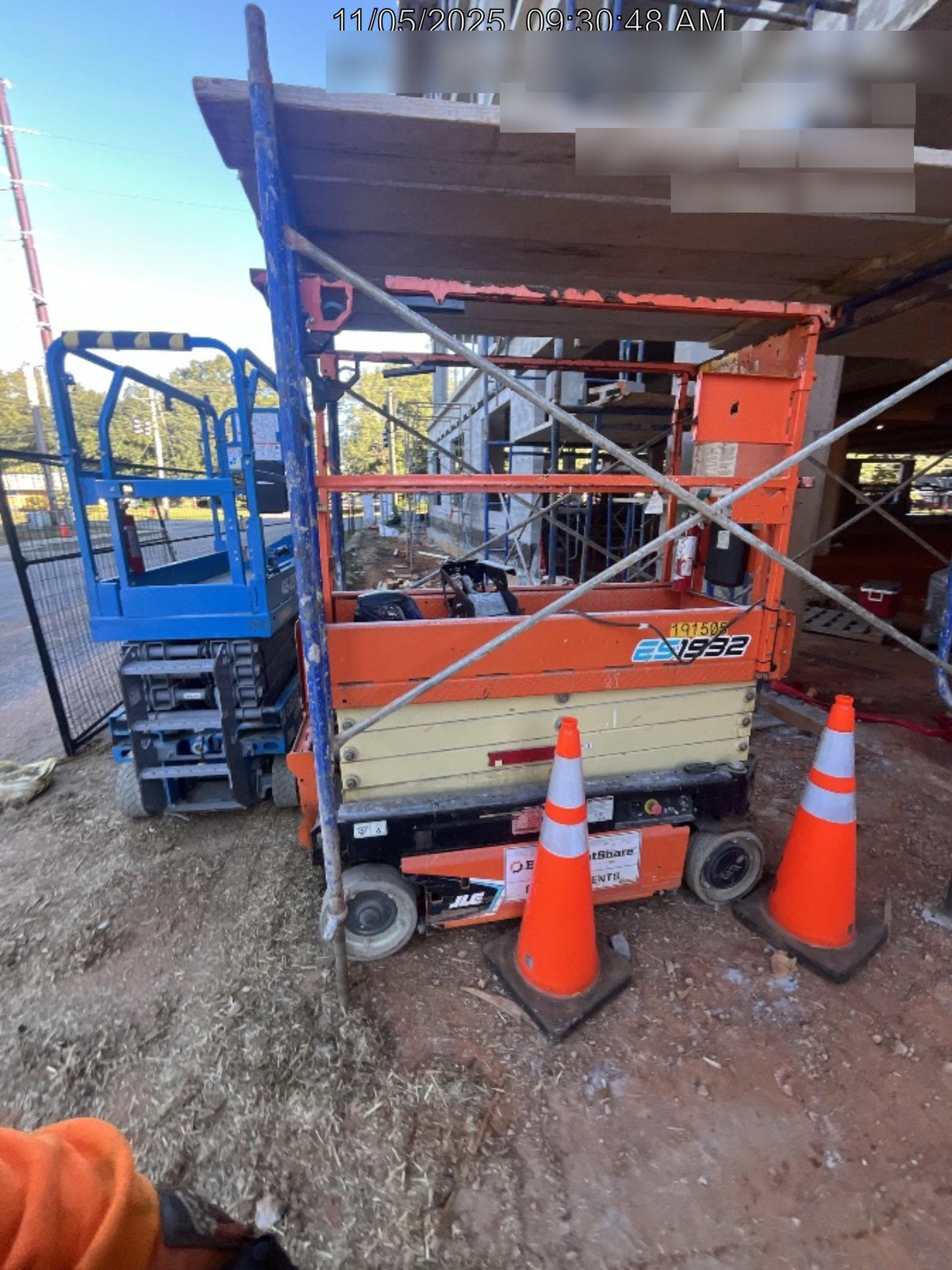 2021 JLG ES1932