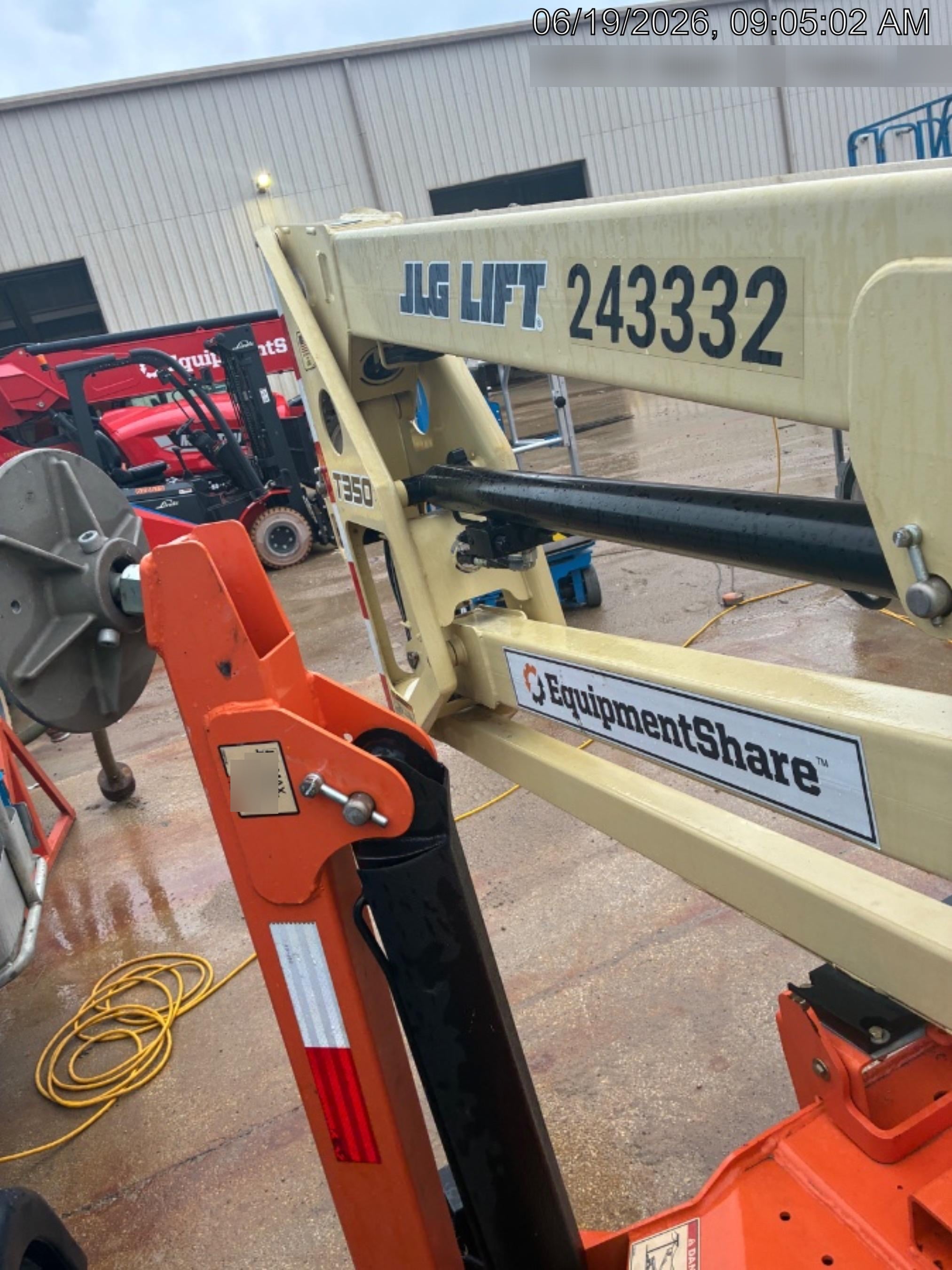 2022 JLG T350
