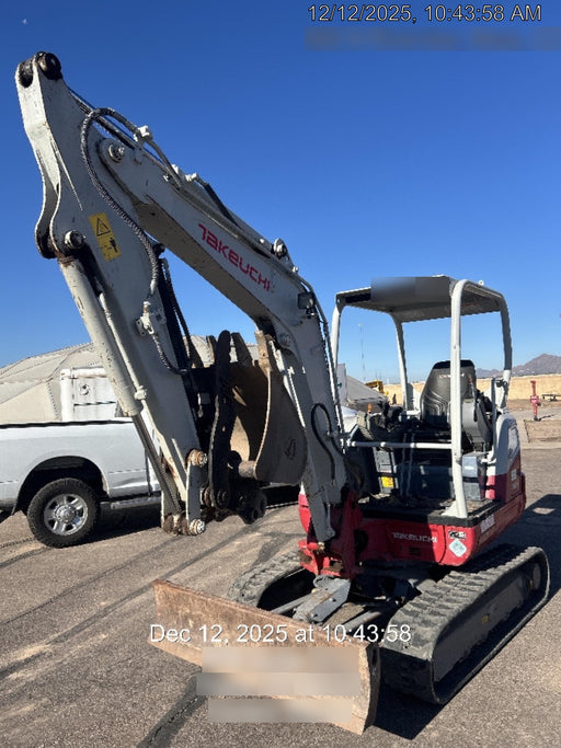 2020 TAKEUCHI TB235-2R
