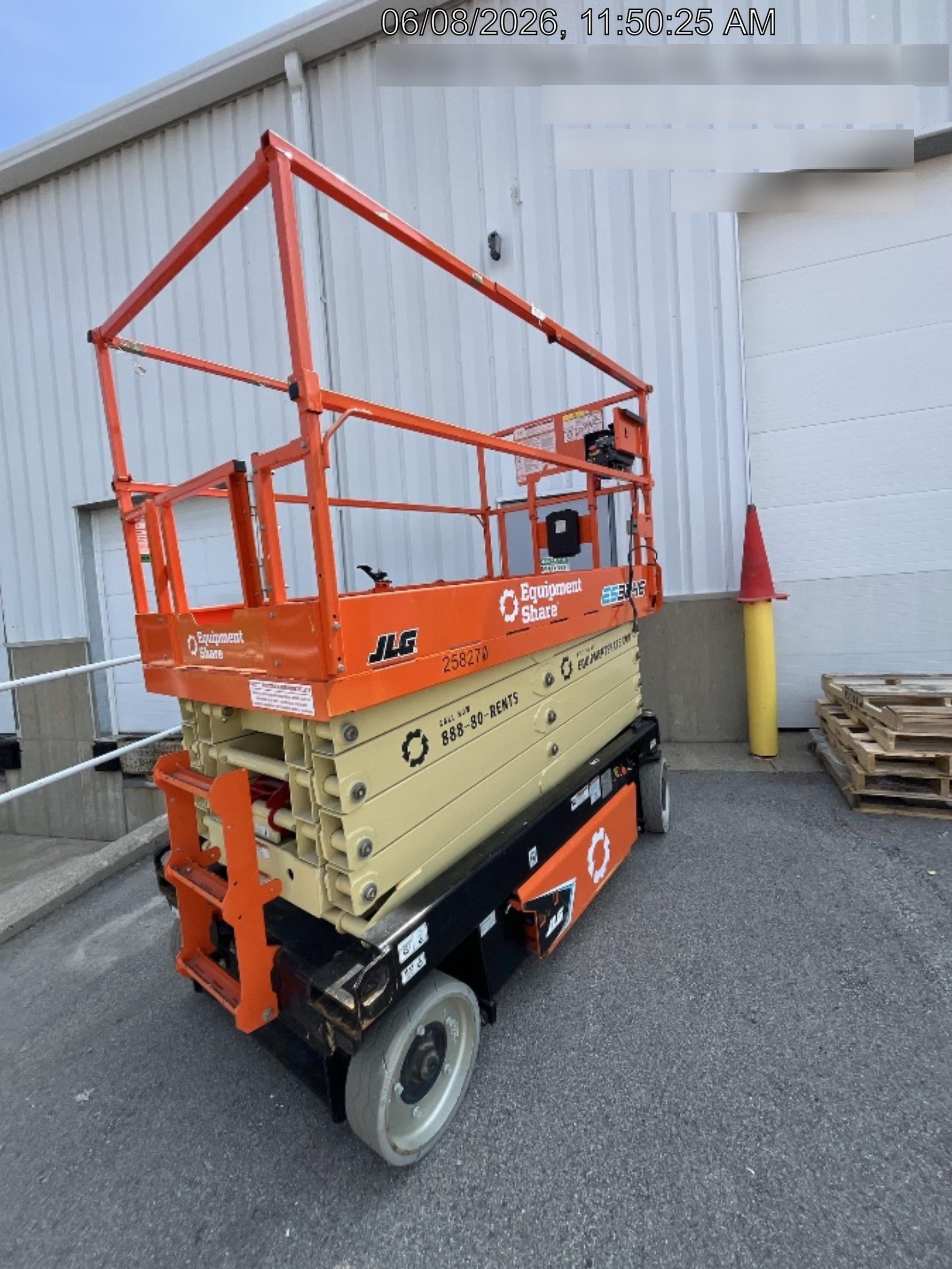 2022 JLG ES3246