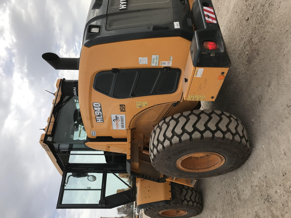 2018 Hyundai HL940 HL 940 Wheel loader, Werk Brau JRB quick coupler, 2.5 yd bucket, and Forks