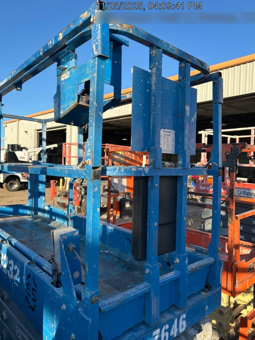 2017 Genie GS-3232 Genie GS3232 Lift w/Folding Rails and Swing Gate