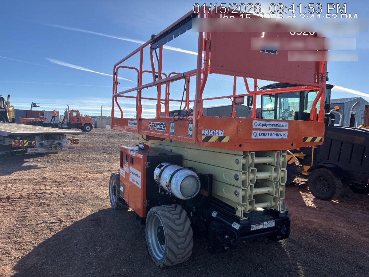 2022 JLG RT4069