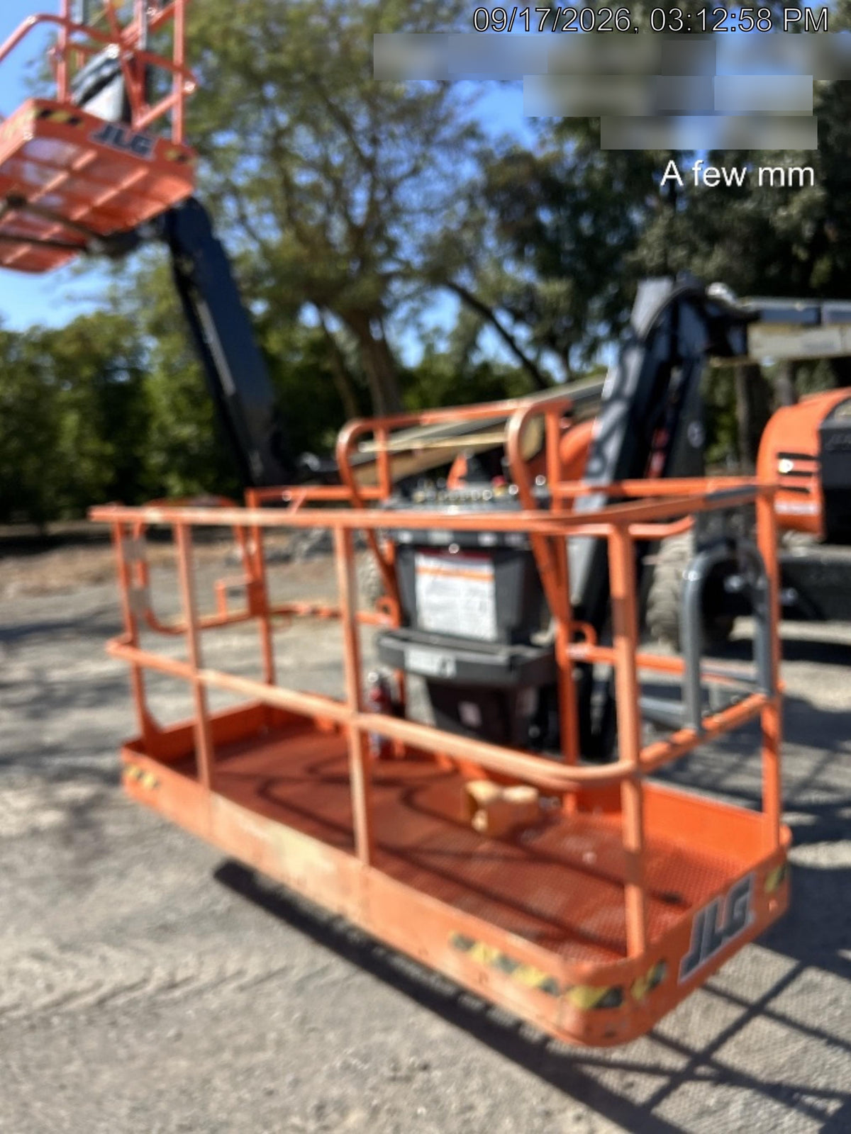 2025 JLG 600AJ