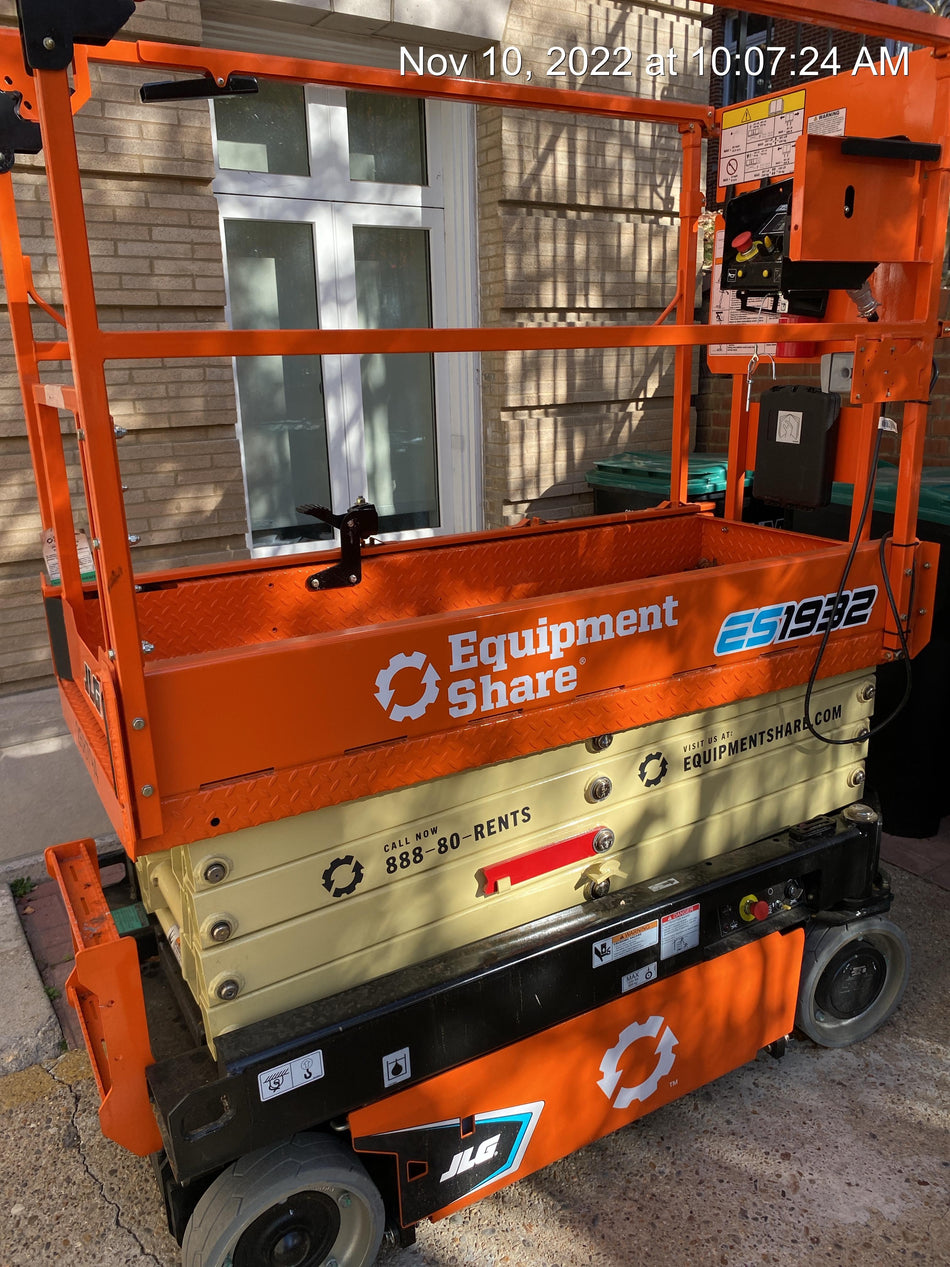 2022 JLG ES1932