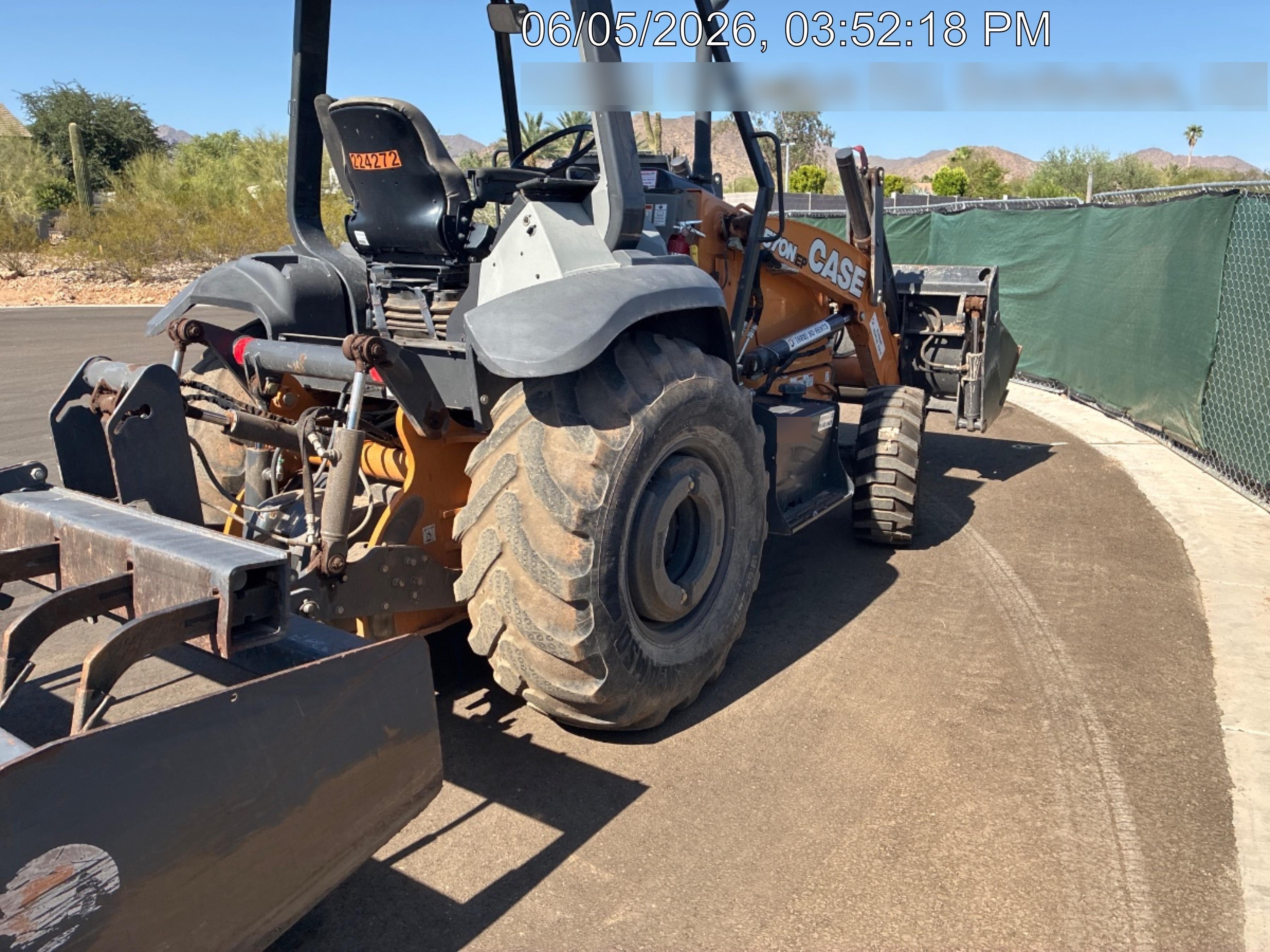 2022 CASE 570N EP
