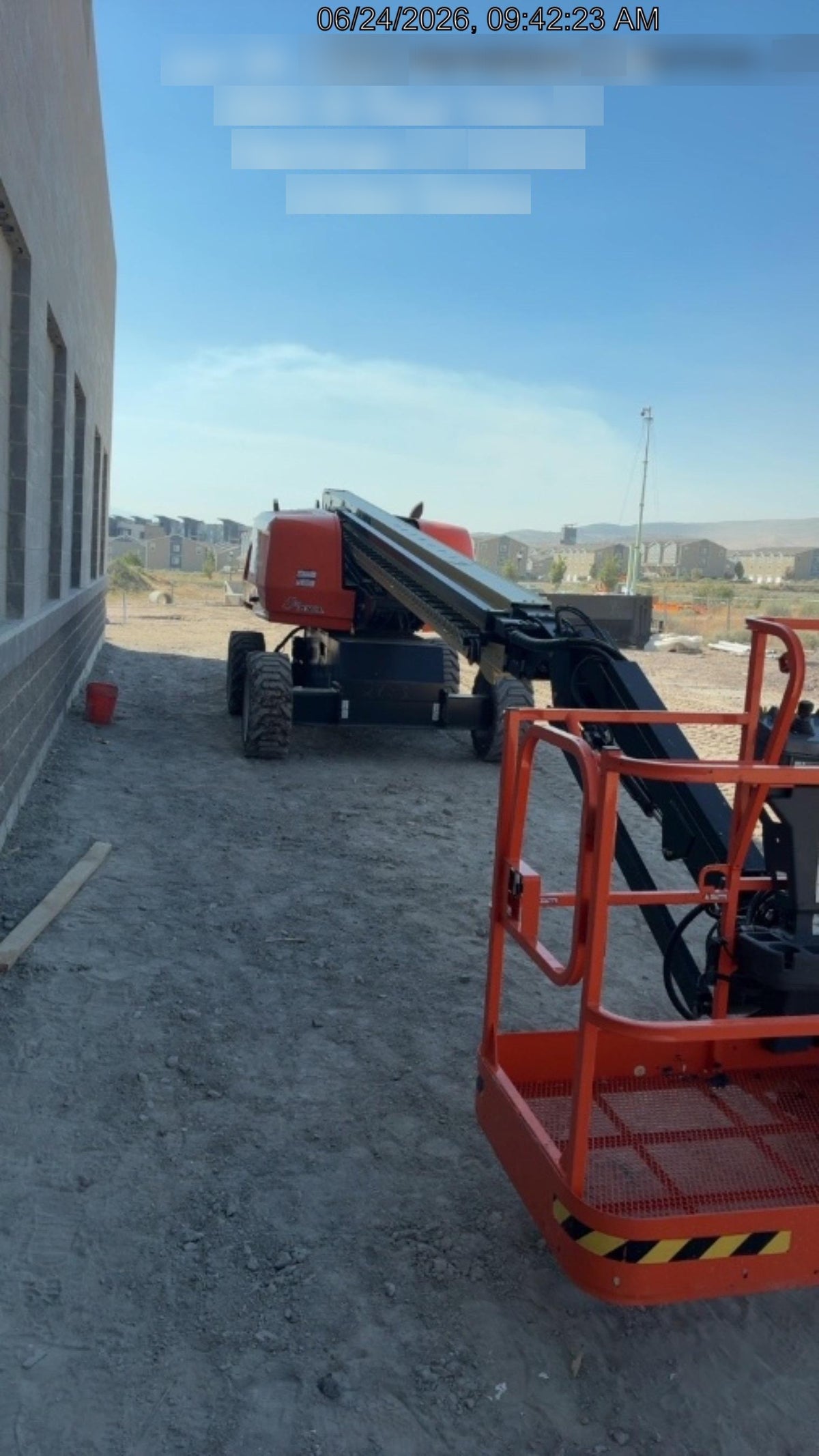 2025 JLG 660SJ