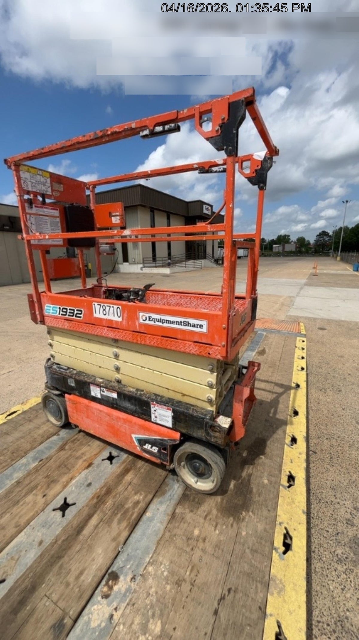 2021 JLG ES1932