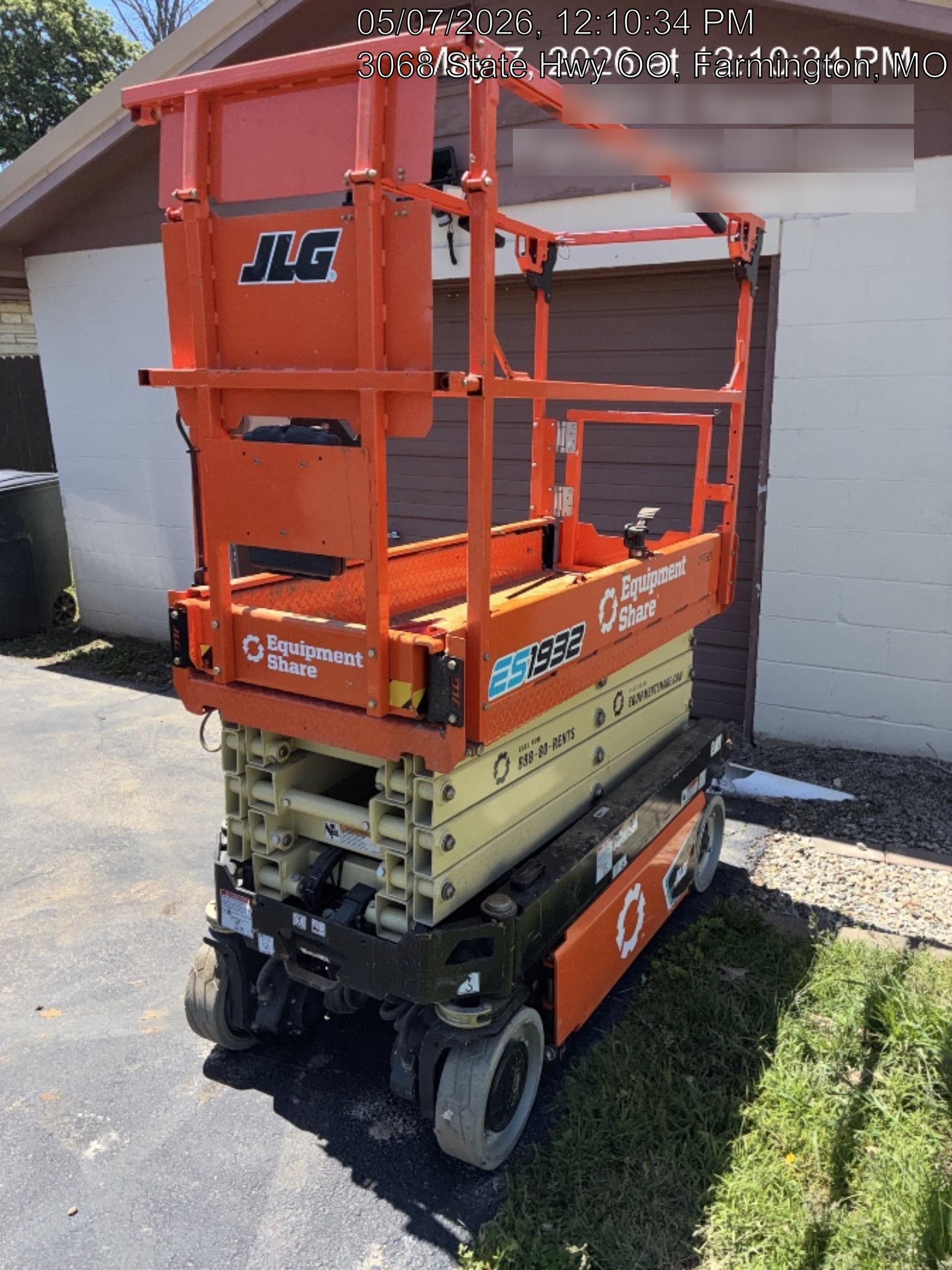 2023 JLG ES1932