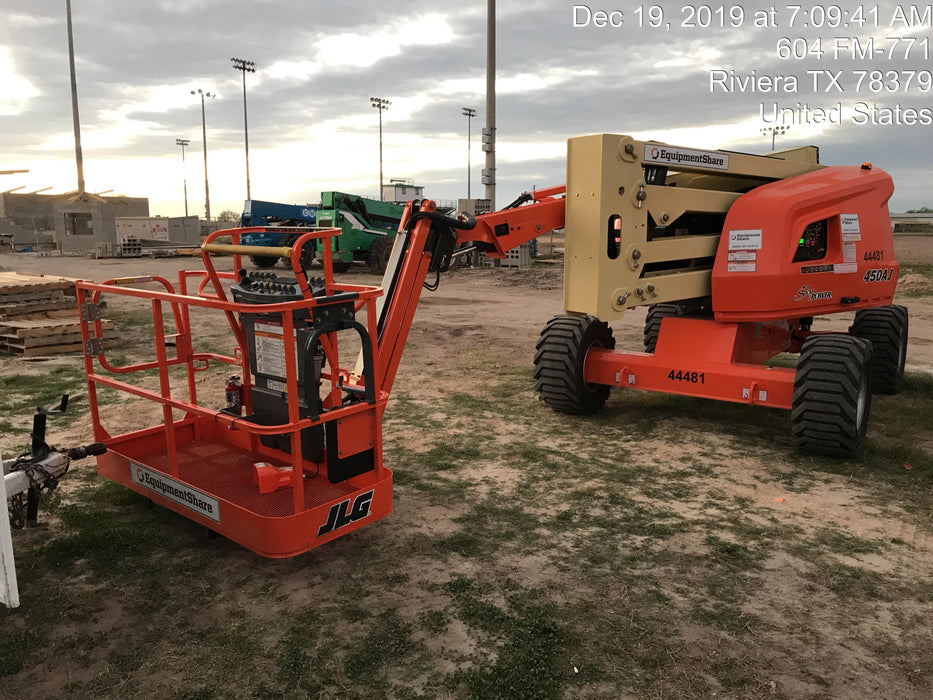 2019 JLG 450AJ