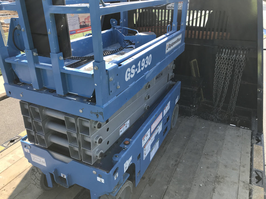 2019 Genie GS-1930 Fixed rails with chain Entry