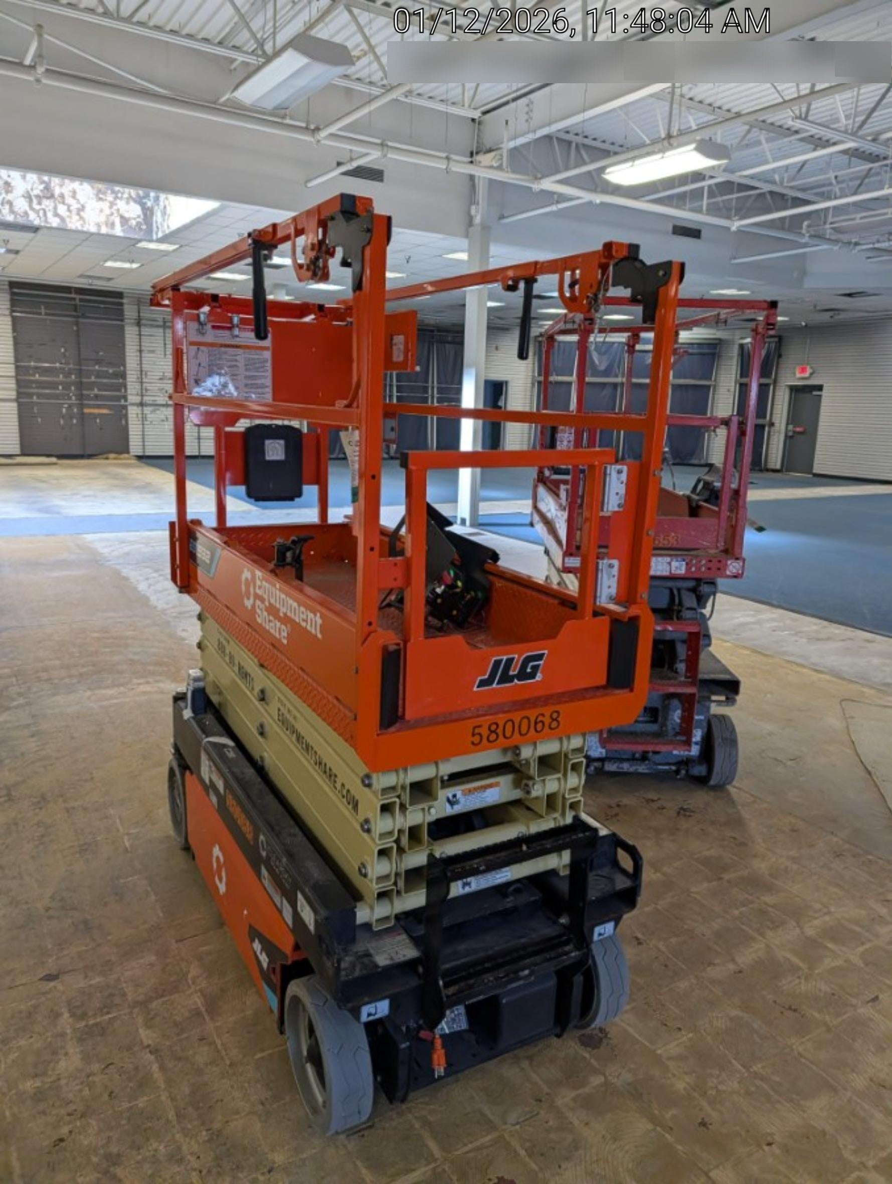 2025 JLG ES1932