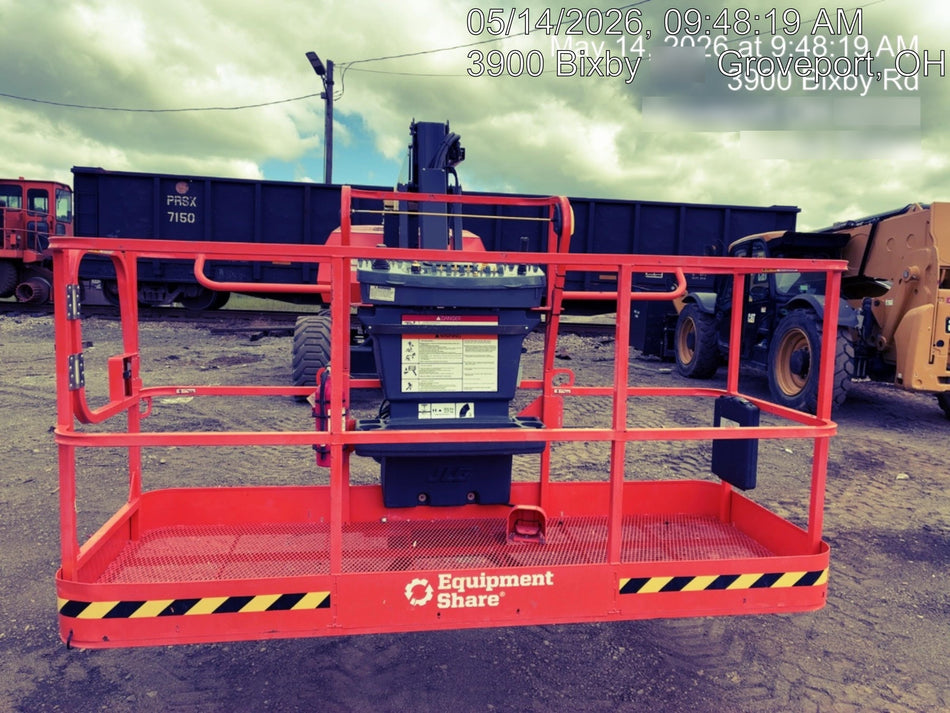 2025 JLG 800AJ