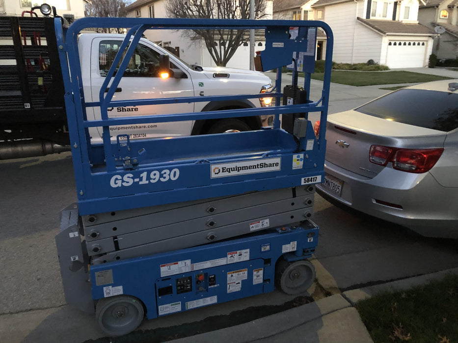 2019 Genie GS-1930 Half Height Swing Gate, 800W Inverter