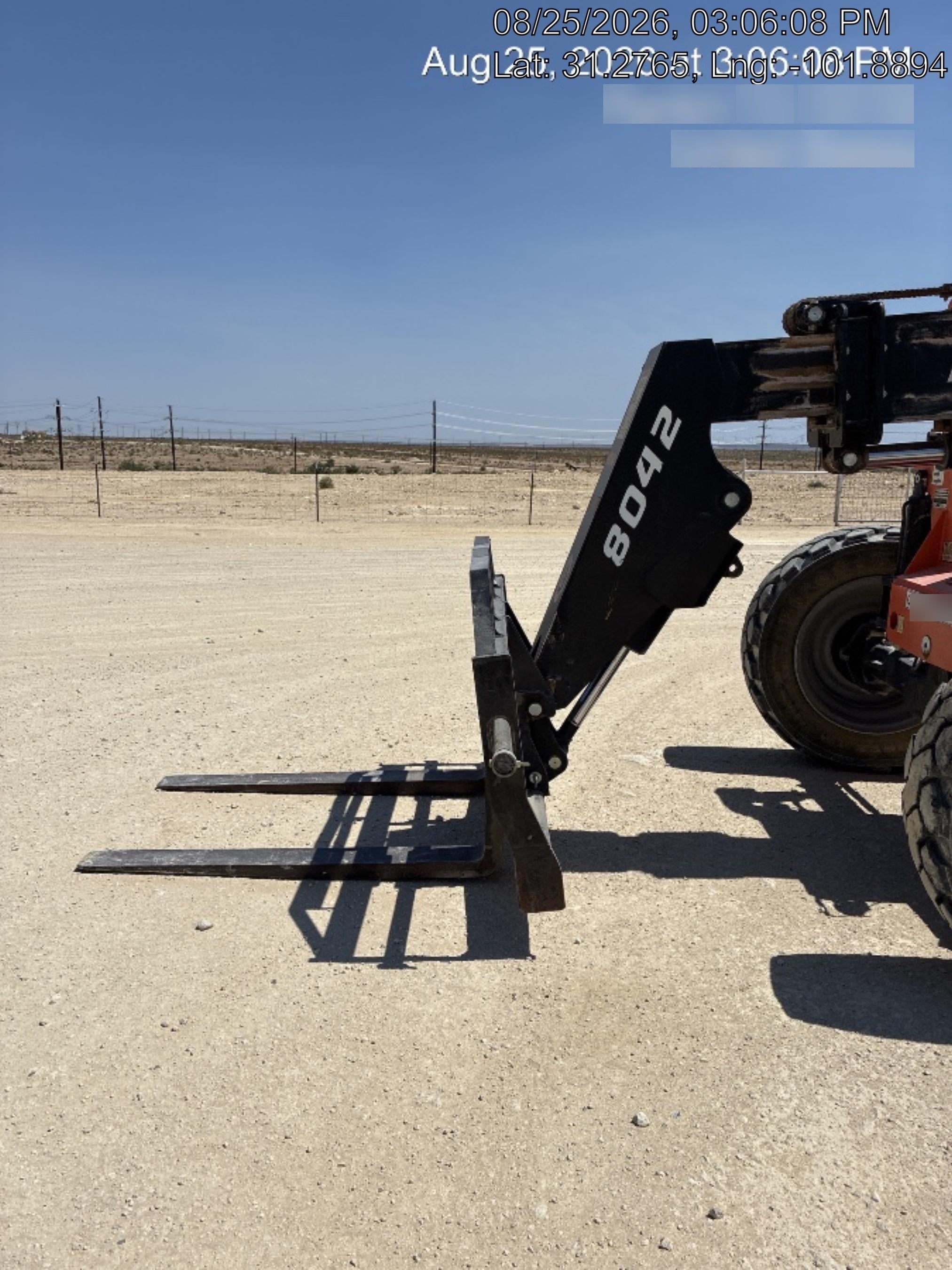 2022 SKYTRAK 8042