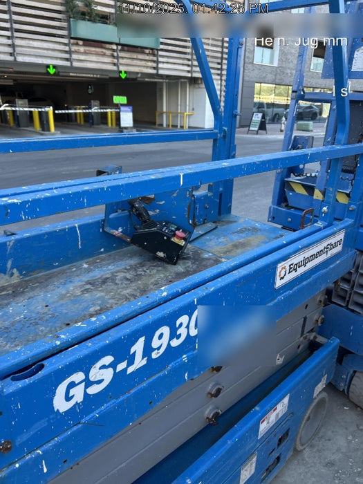 2019 Genie GS-1930 Fixed rails with chain Entry