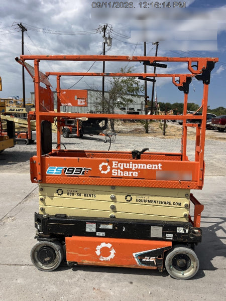 2023 JLG ES1932