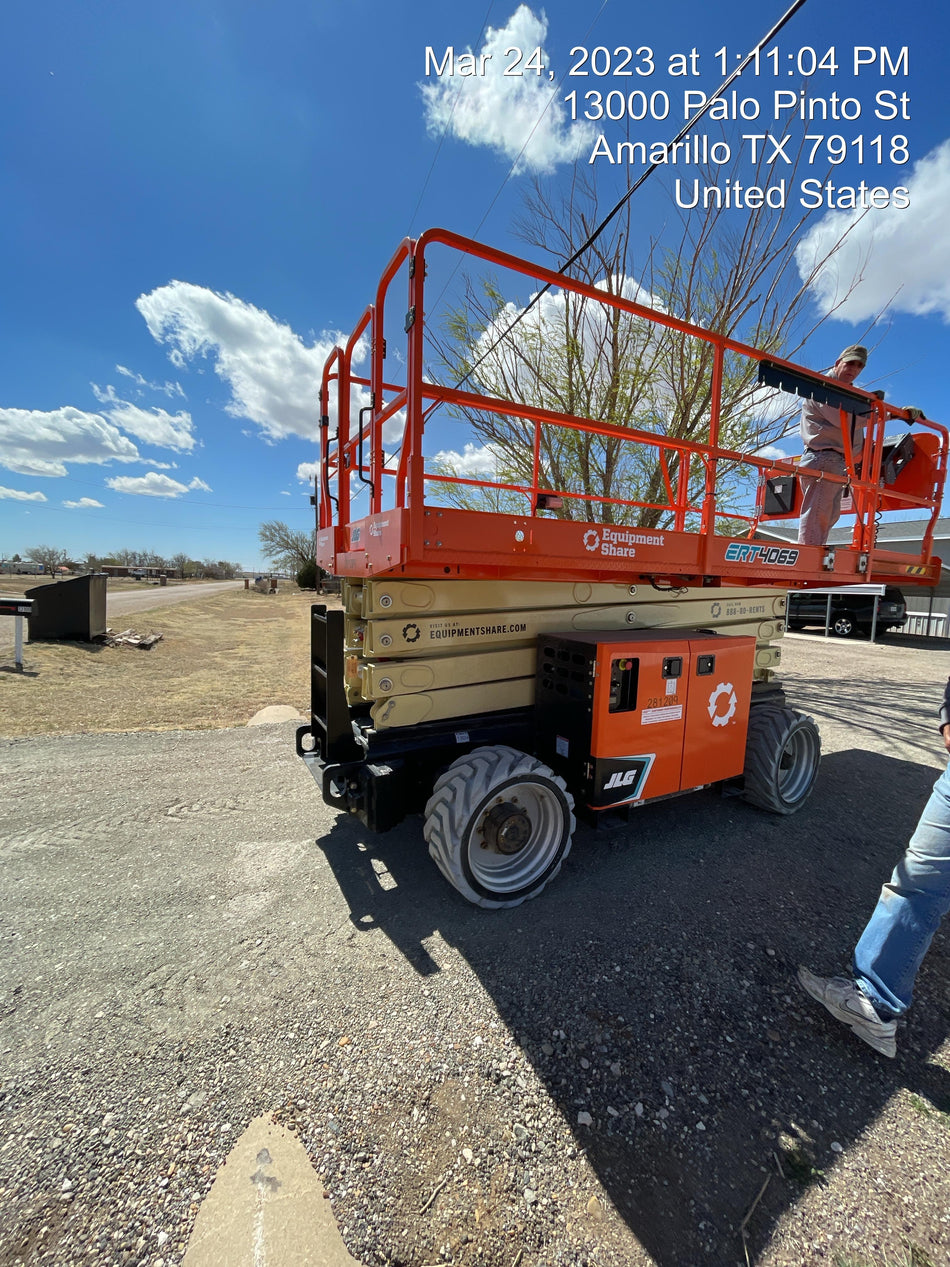2022 JLG ERT4069