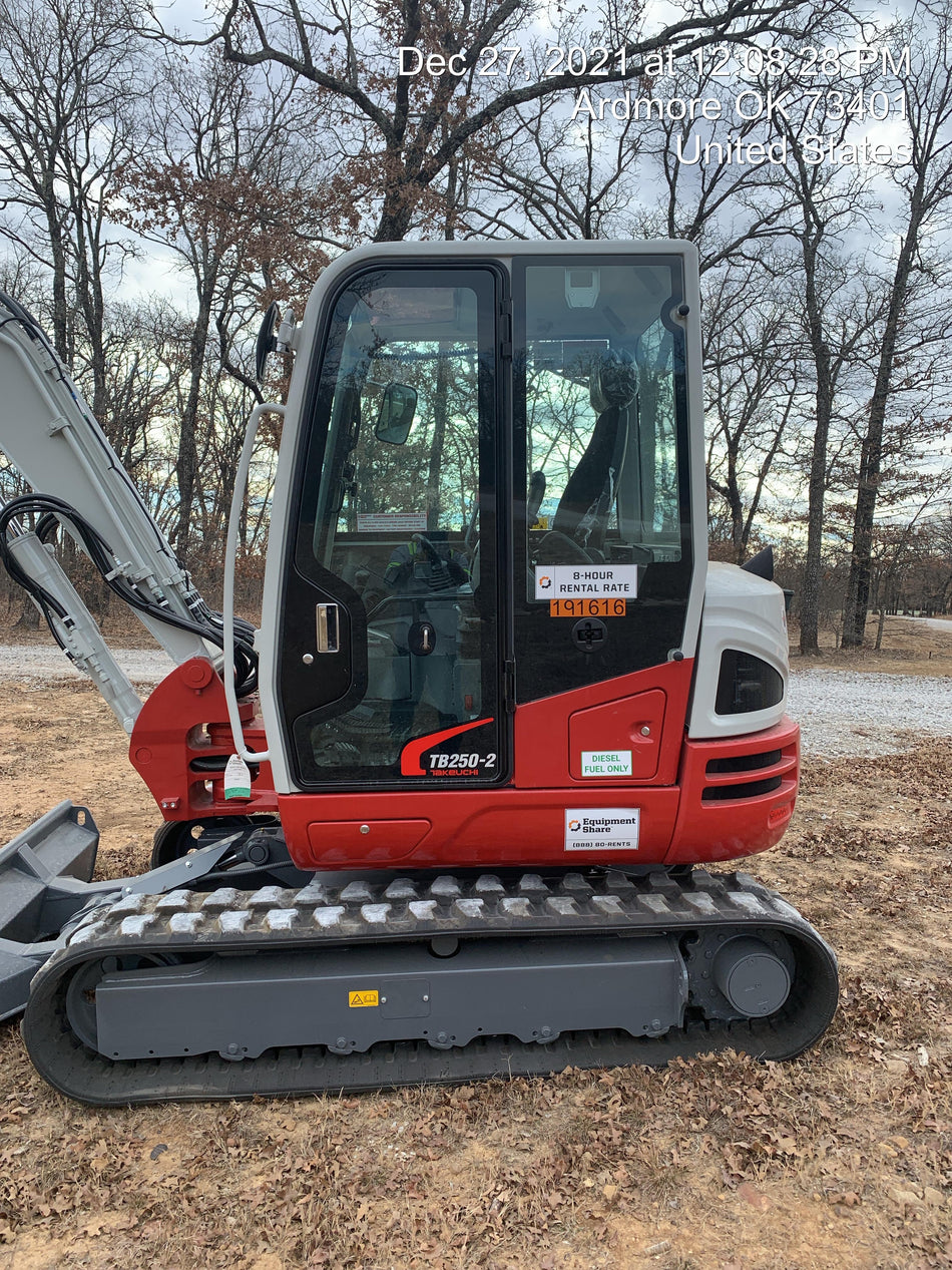 2021 TAKEUCHI TB250-2C