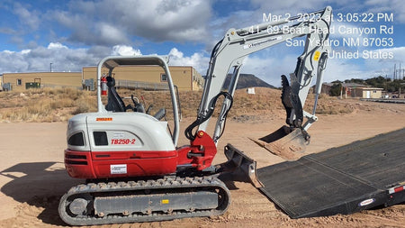 2023 TAKEUCHI TB250-2R