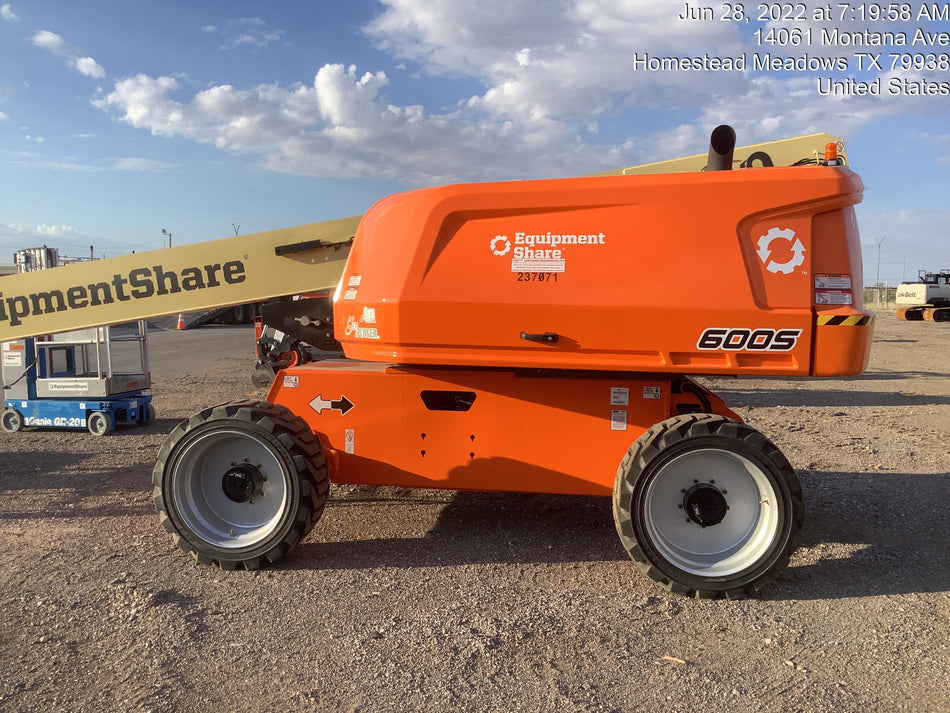 2022 JLG 600S