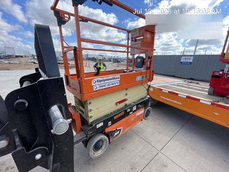 2022 JLG ES1932