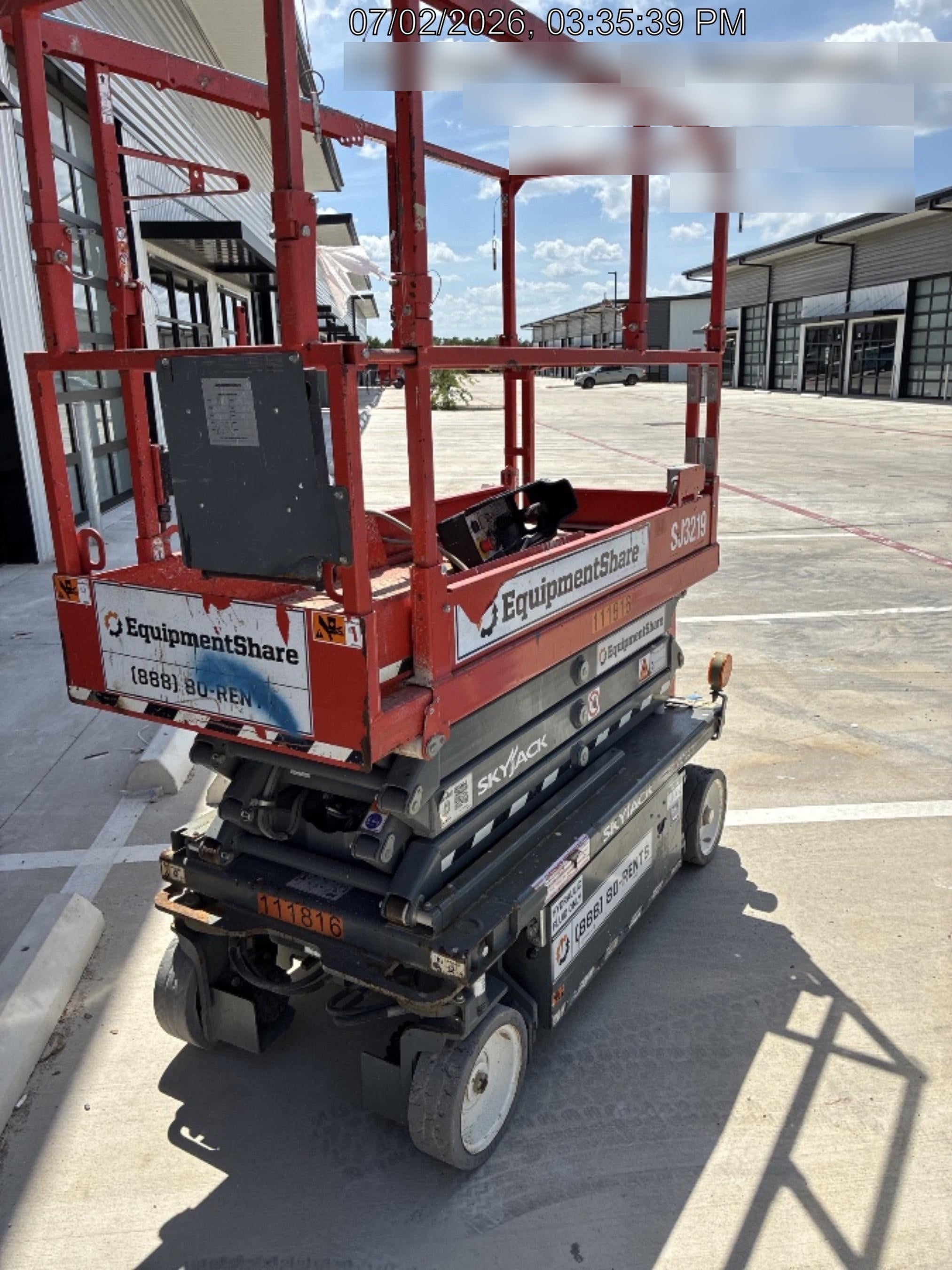 2020 Skyjack SJIII-3219 Solid NM Tires, Half height spring hinged entry gate, Dual Beacons, 800W Inverter