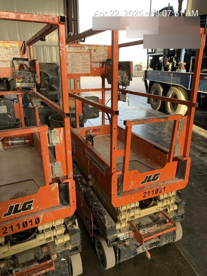 2022 JLG ES1330L