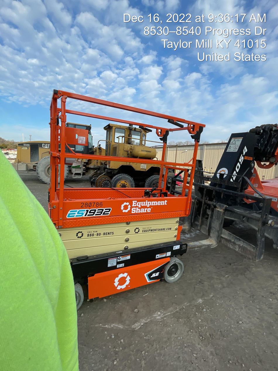 2022 JLG ES1932