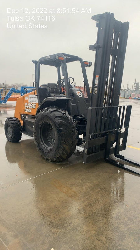 2023 CASE 588H