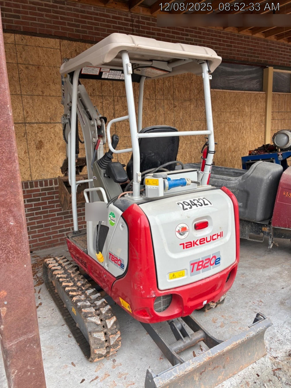 2023 TAKEUCHI TB20e