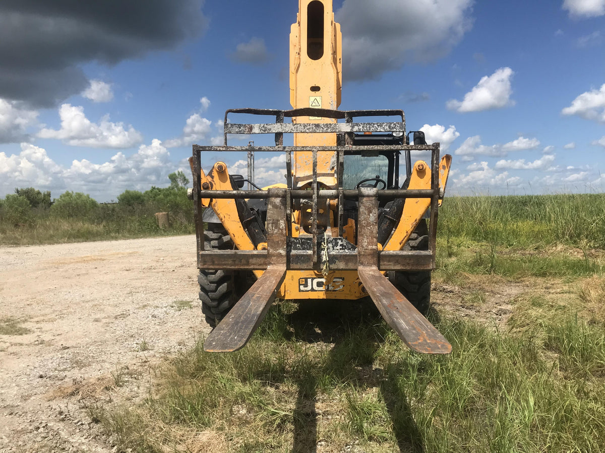2019 JCB 510-56 Canopy, 74 HP, Solid Tires, STD Worklight, Beacon, Aux Hydraulics, Lifting Eye, Back up Alarm w/66" Carriage/60" Forks