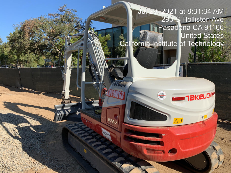 2021 TAKEUCHI TB250-2