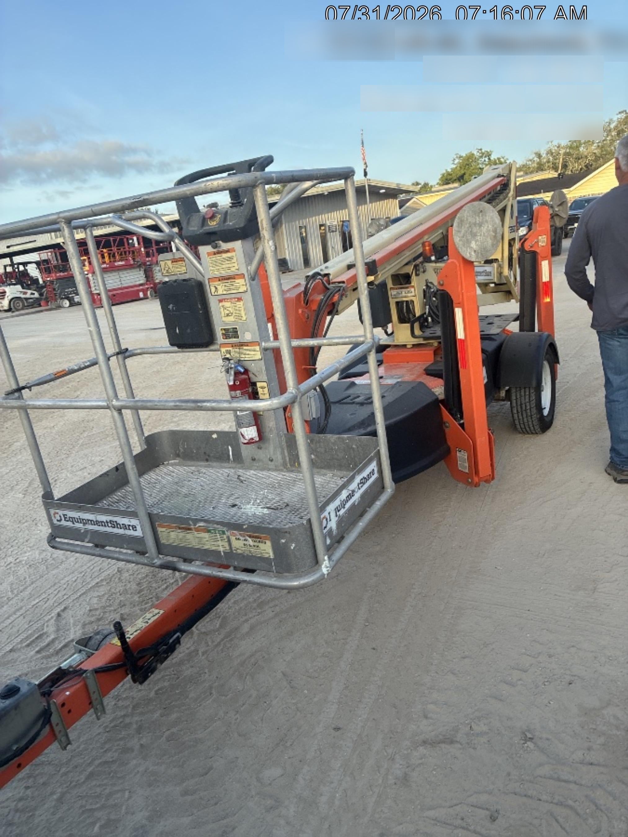 2022 JLG T350