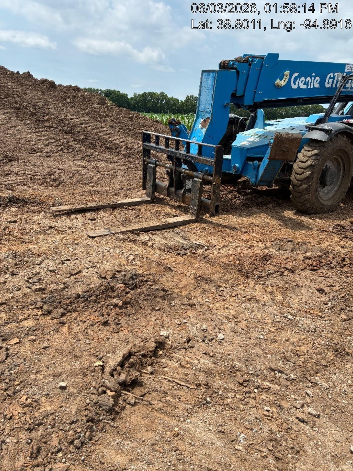 2016 GENIE GTH-1056