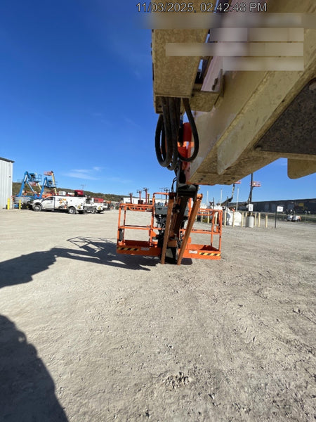 2023 JLG 860SJ