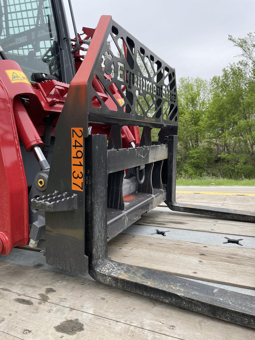 2022 PALADIN 48" Pallet Forks - Paladin