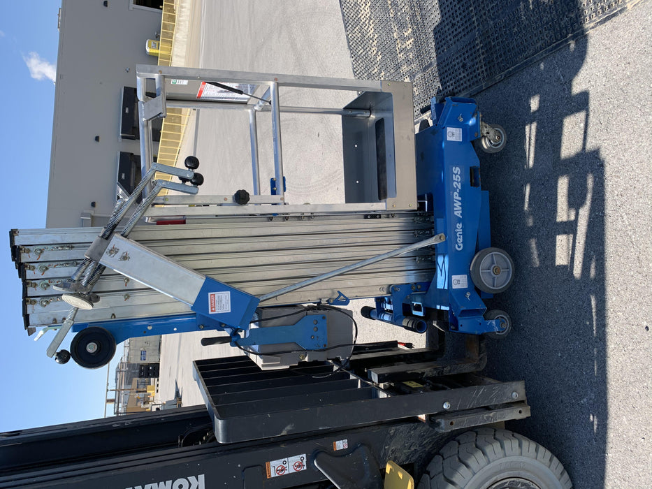 2018 GENIE AWP-30S