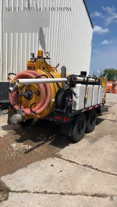 2022 Vac-Tron LP573XDT T4 Koehler Diesel Engine, 500 Gallon Debris Tank, x2 100 Gallon Water Tanks
