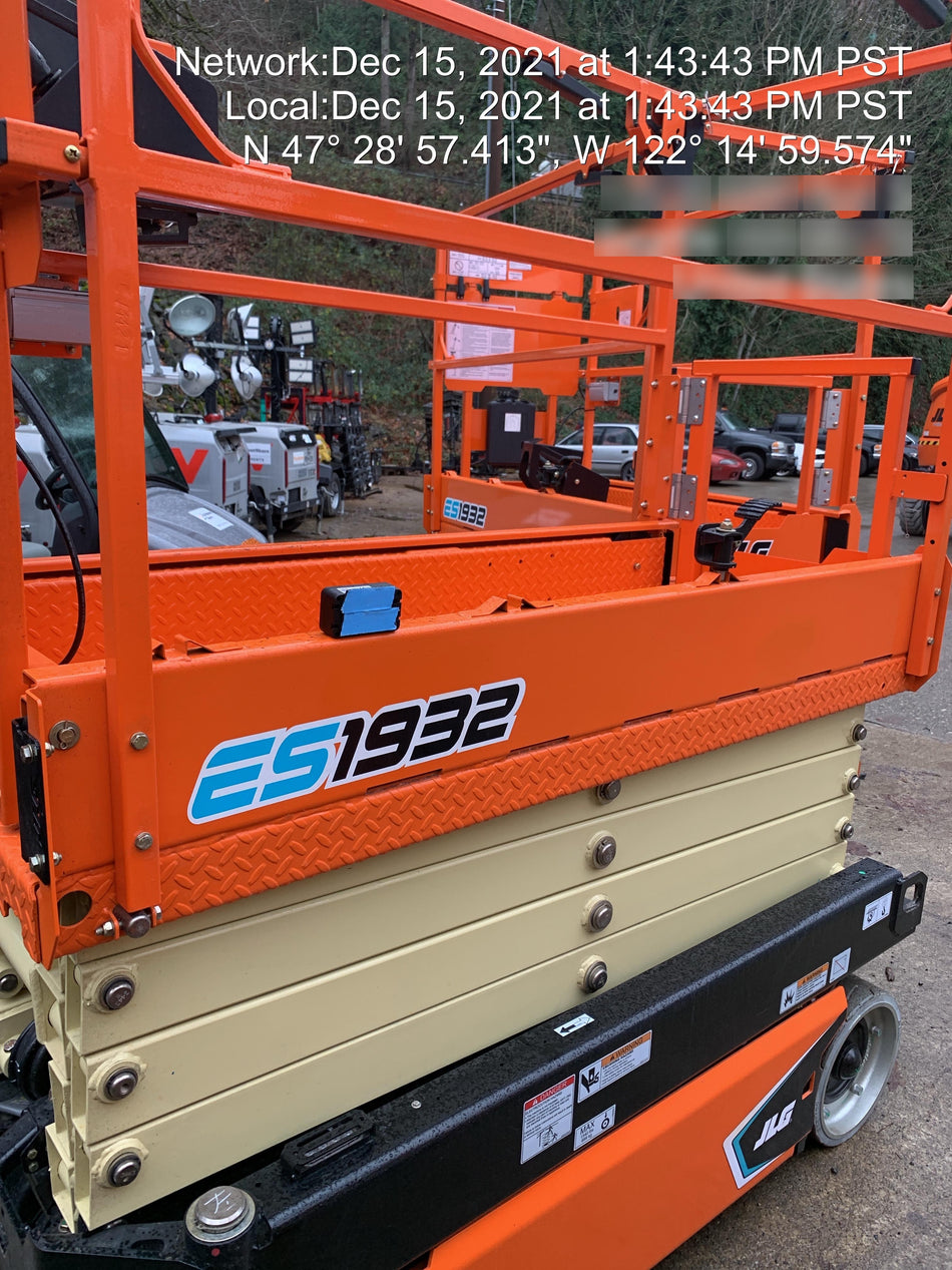 2021 JLG ES1932