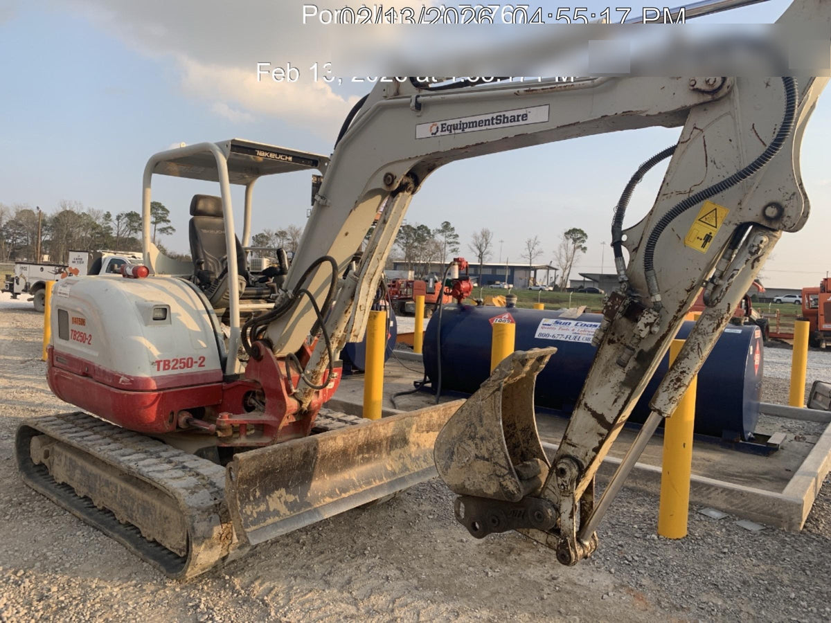 2021 TAKEUCHI TB250-2