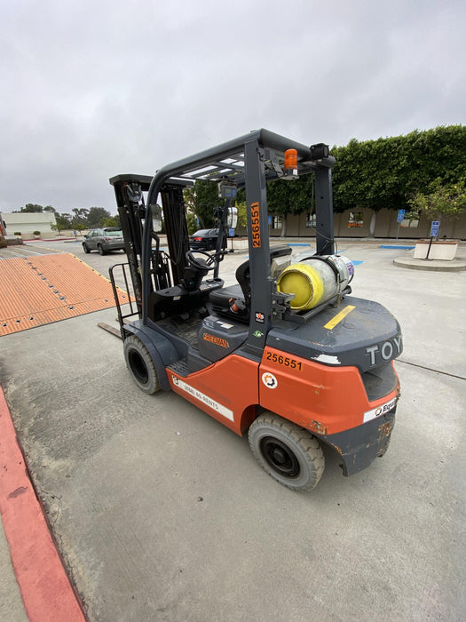 2022 TOYOTA 8FGU25 LP w/ Scale