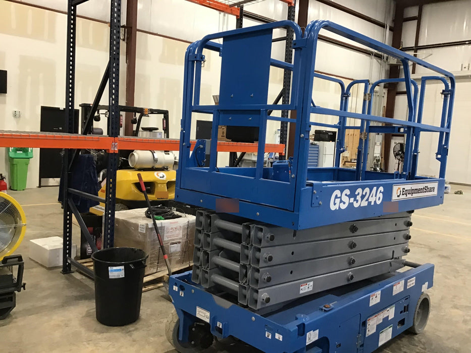 2019 Genie GS-3246 Folding rails with full height swing gate