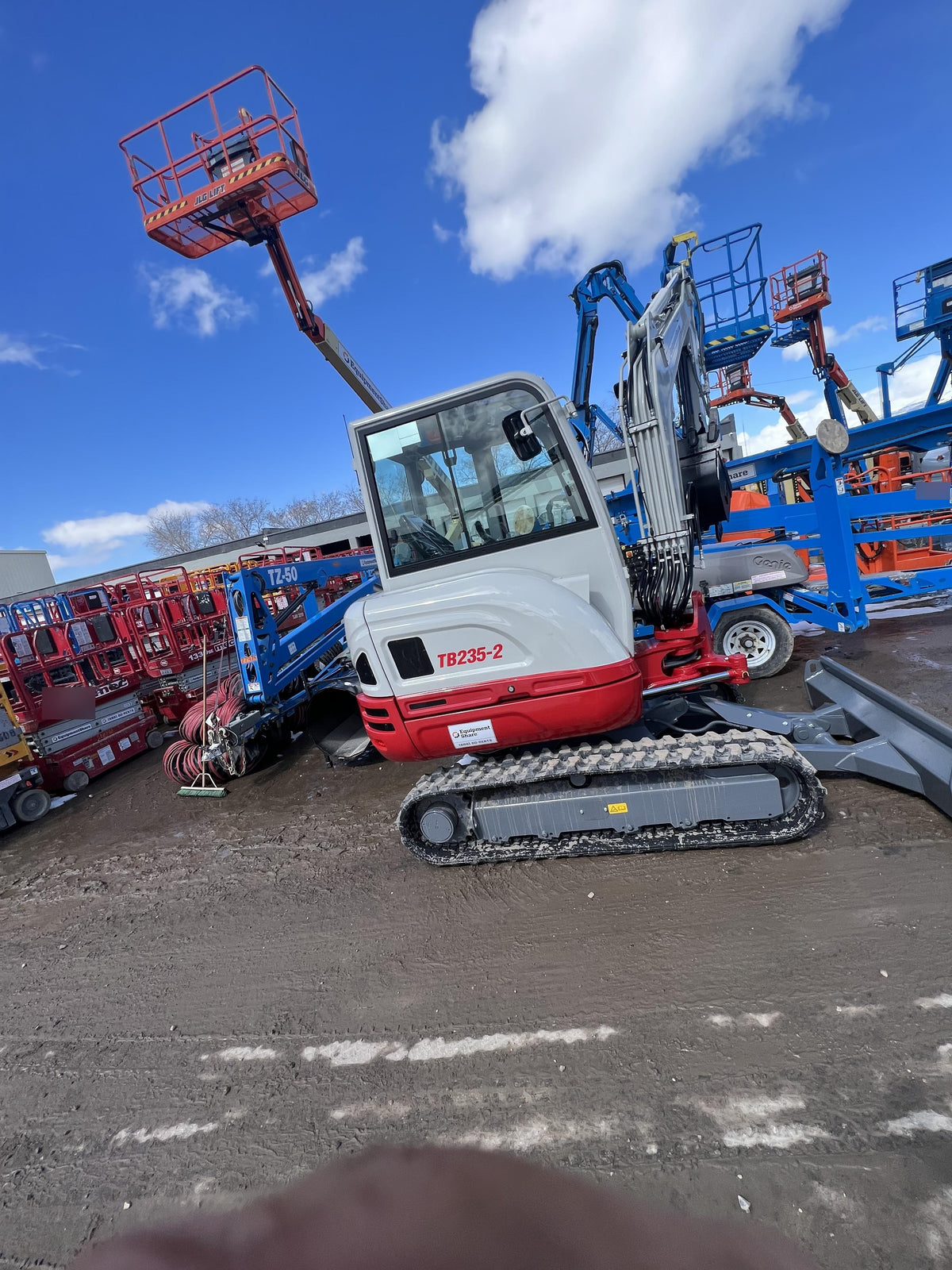 2023 TAKEUCHI TB235-2CR