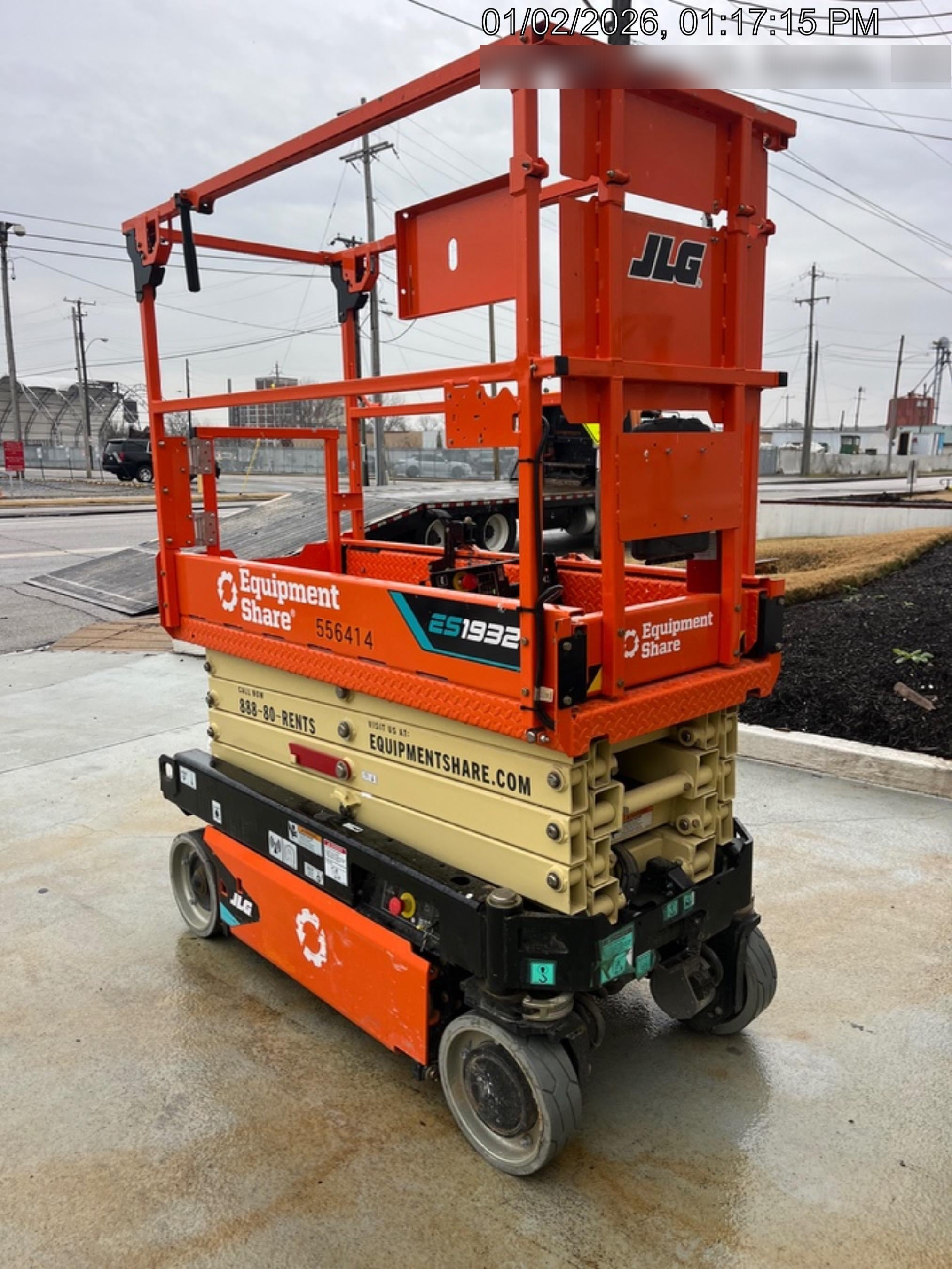 2025 JLG ES1932