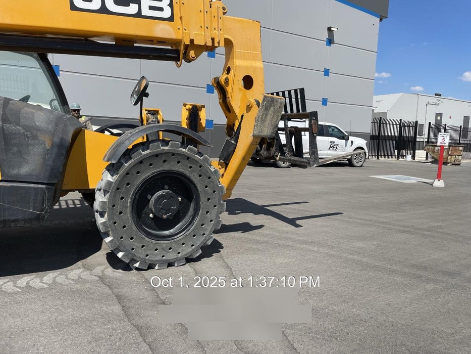 2020 JCB 512-56 Canopy, 74Hp, Solid Tires, Work Lights, Beacon, Aux Hydraulics, Back up Alarm, Lifting Eye, ES Decals